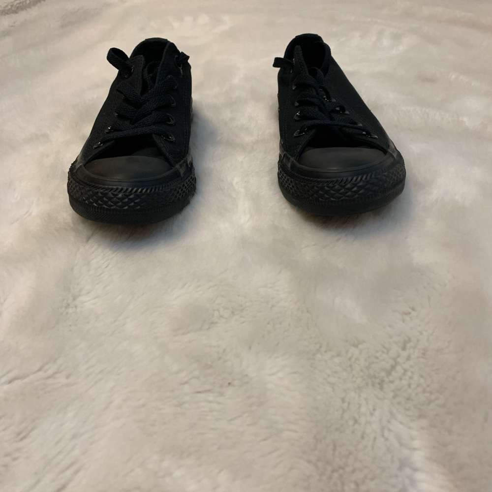 Converse - Picture 2 of 3